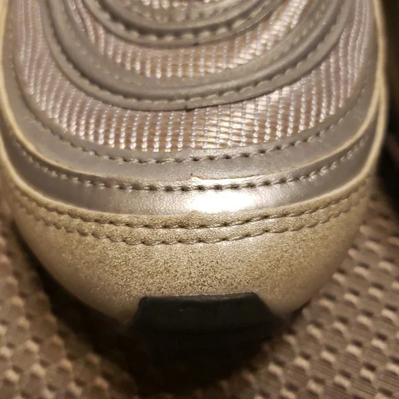 Silver and Black Size 4.5 Nike Air Max Sneakers For Girls - Picture 3 of 8